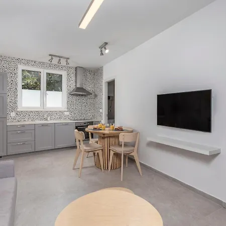 Apartment Grey, Green I White *