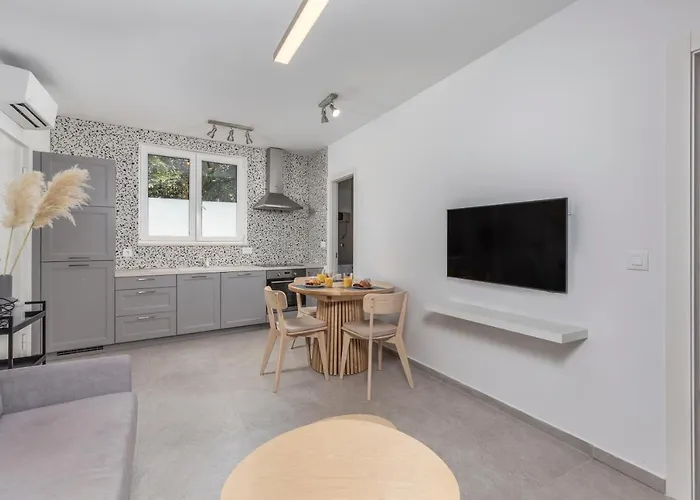 Appartement Grey, Green I White *