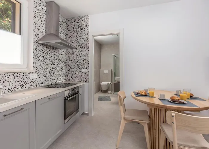Appartement Grey, Green I White *