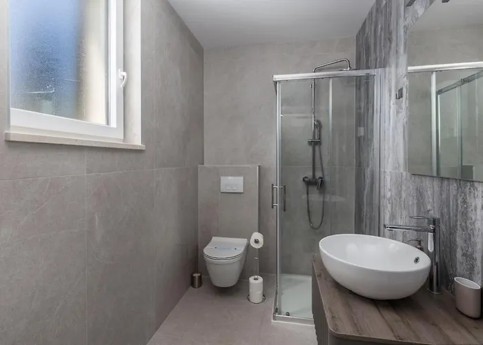 Appartement Grey, Green I White